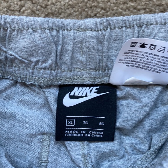 Nike, Grey Sweatpants - Picture 3 of 3